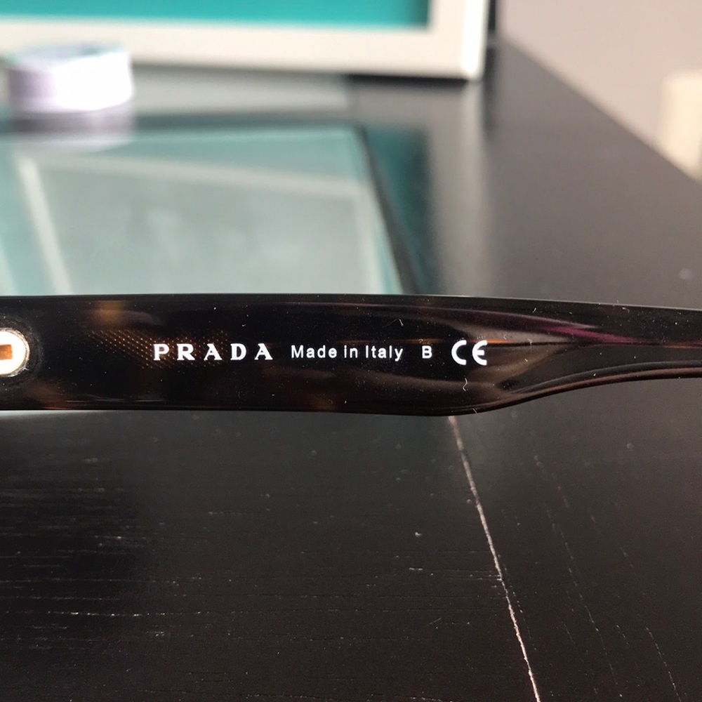 Prada sunglasses - Picture 3 of 4